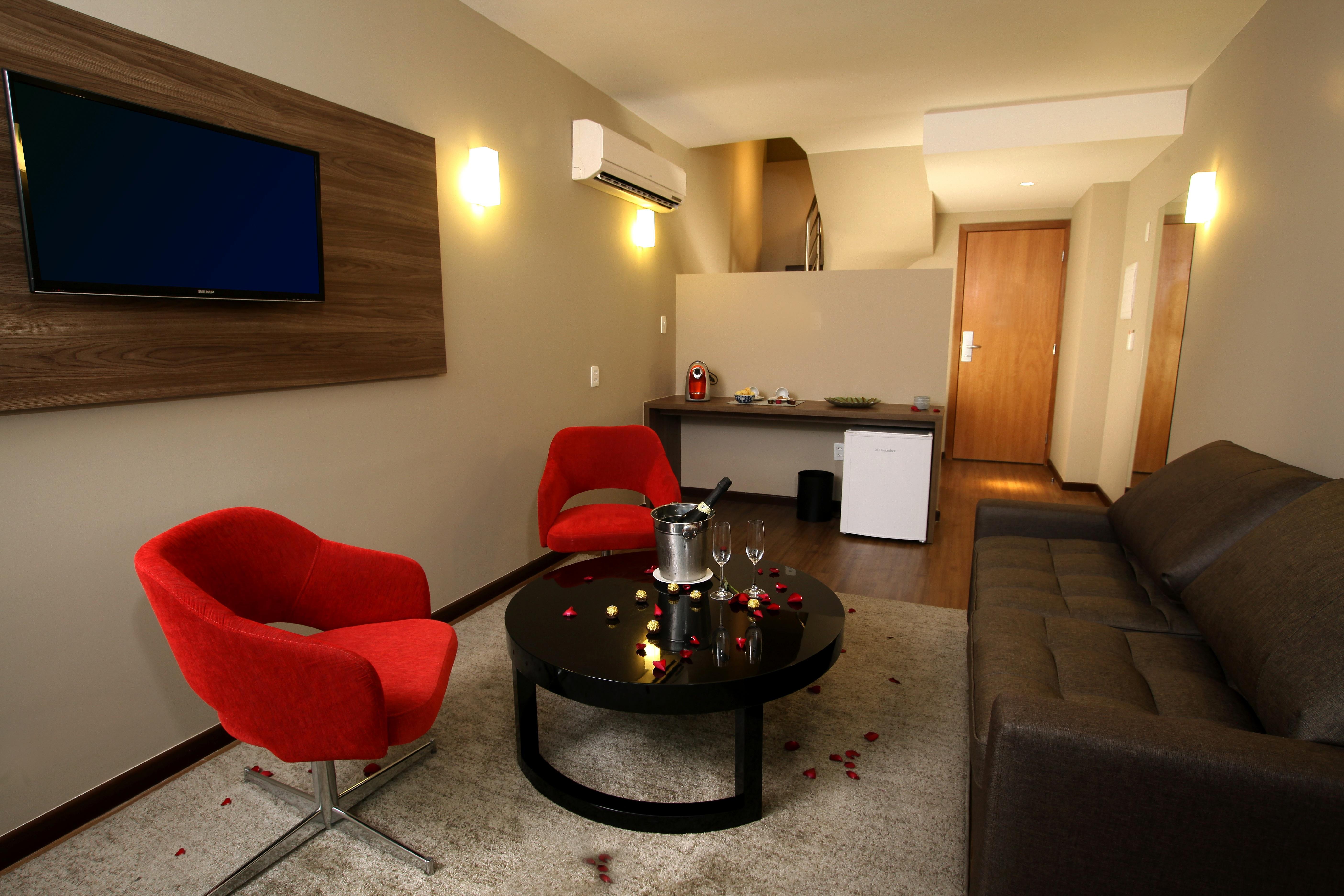 Best Price on BH Raja Hotel in Belo Horizonte + Reviews!